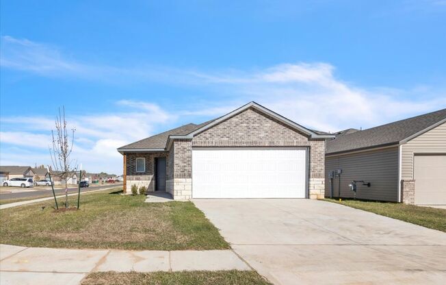 Brand New 4 bedroom, 2 bathroom, 2 car in Yukon/Mustang Schools