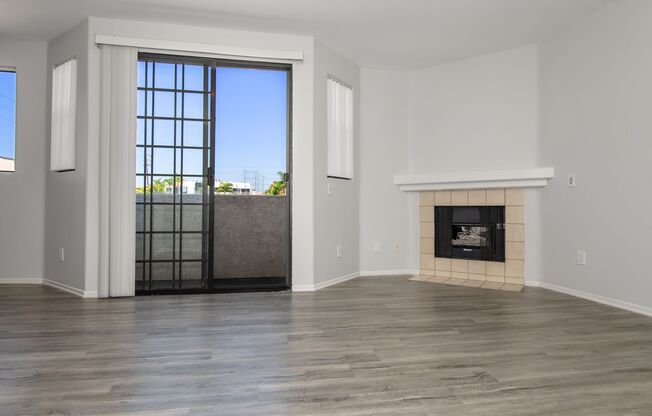 520 N. Hollywood Way