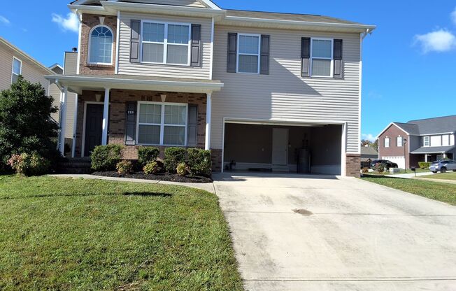 Knoxville 37931 - 3 bedroom, 2.5 bath home - Contact Sharon Arnwine (865) 313-7215