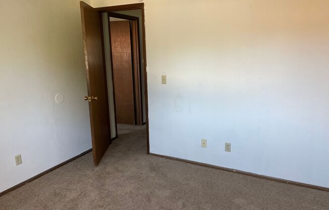 2 beds, 1 bath, 712 sqft, $1,150, Unit 2