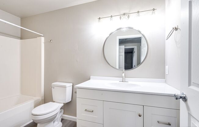 2 beds, 1 bath, 895 sqft, $1,599, Unit 2434 - 2