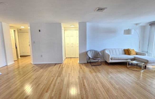 2 beds, 2 baths, 1,098 sqft, $3,100, Unit 416