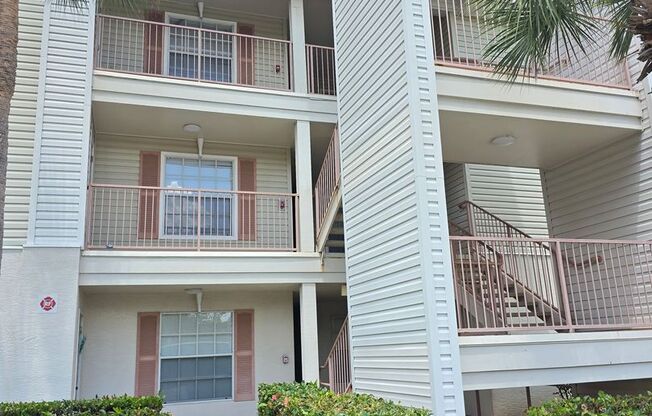 3/2 2nd Floor Condo AVAILABLE NOW!