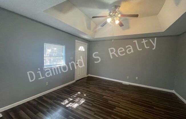 3 beds, 1.5 baths, $1,000