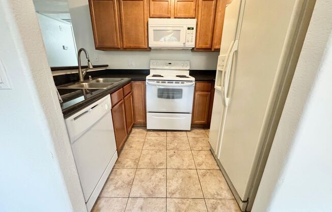 SPACIOUS 3 BEDROOM GROUND FLOOR CONDO