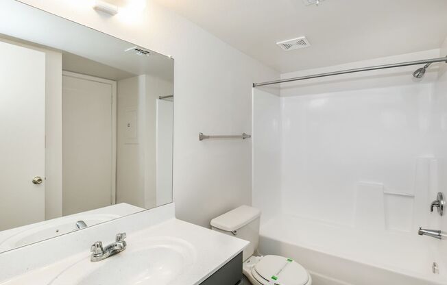 2 beds, 1 bath, 899 sqft, $1,262, Unit 1146