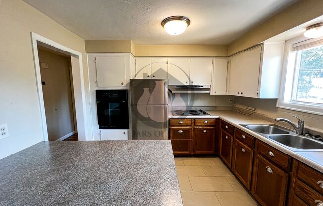 2 beds, 1 bath, 850 sqft, $1,375, Unit 496