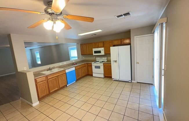 4 beds, 2 baths, $1,525