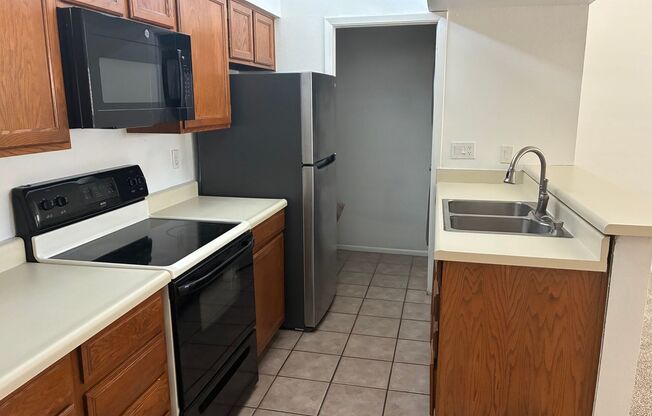 **NICE 2br/1ba CONDO - (ALMA SCHOOL & SOUTHERN)