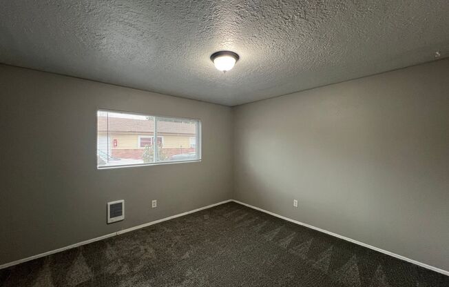 3 beds, 1 bath, 1,000 sqft, $1,750, Unit 7324