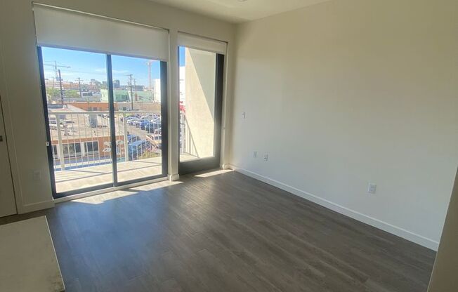 Studio, 1 bath, 436 sqft, $2,495, Unit Unit 305