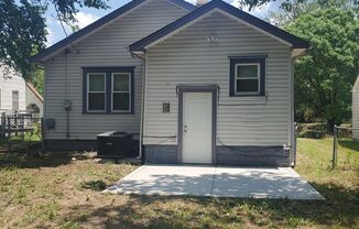 2 beds, 1 bath, $1,295