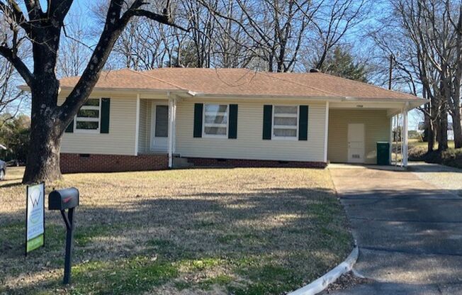 1004 Chickasaw Trail