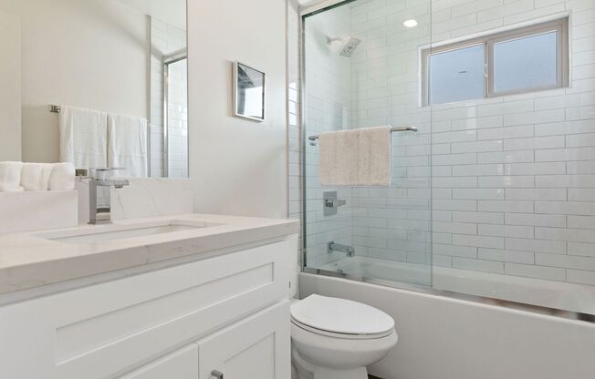 2 beds, 2 baths, 949 sqft, $3,375, Unit 21