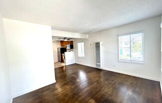 2 beds, 1 bath, $2,195, Unit 3145 Macaulay Street