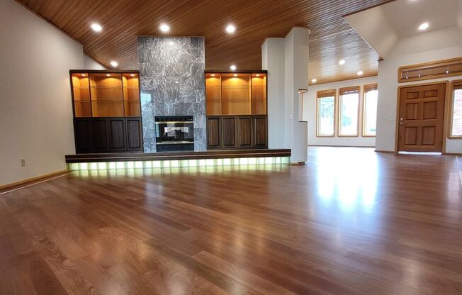 (4) Bed/(3) Bath Custom Home in SW Norman!