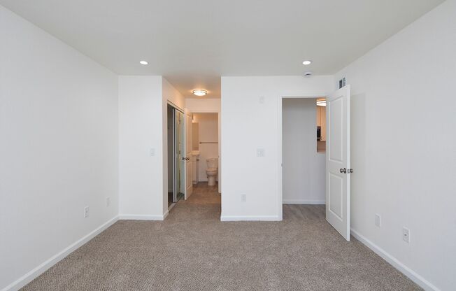 2 beds, 2 baths, 965 sqft, $2,995, Unit 243