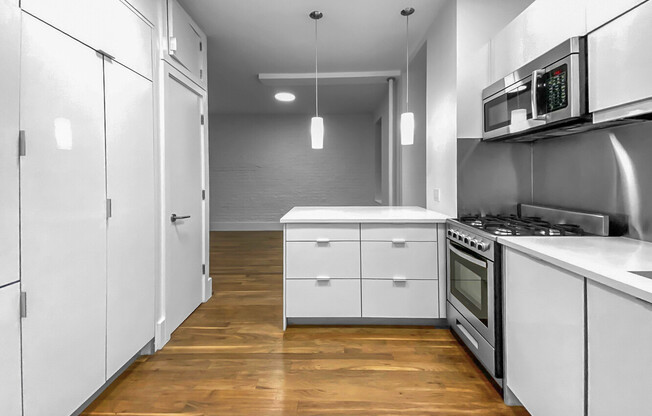 2 beds, 1 bath, $8,695, Unit 3