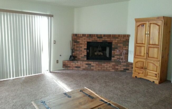 Available Now: 2 Bed - 2 Bath Townhouse, Continental area - $1,975