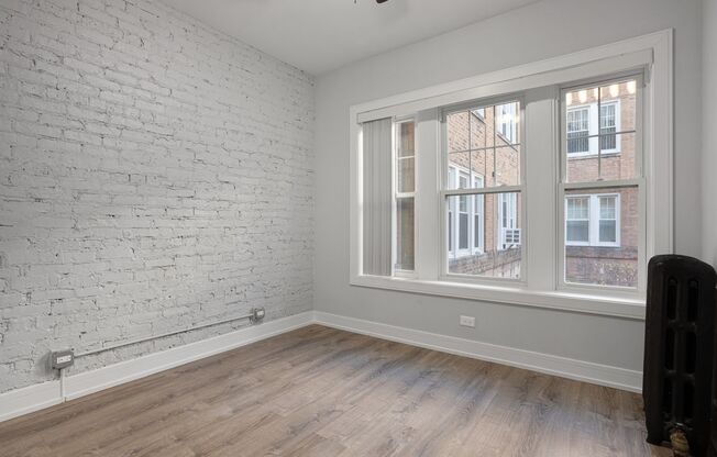 3 beds, 1 bath, 850 sqft, $2,500, Unit 6948-1
