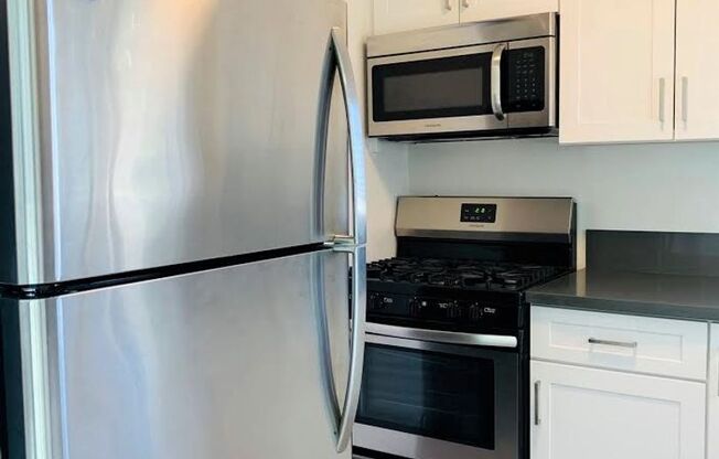 Studio, 1 bath, 450 sqft, $1,895