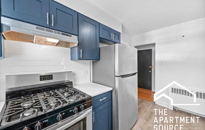 2717 W BERWYN AVE