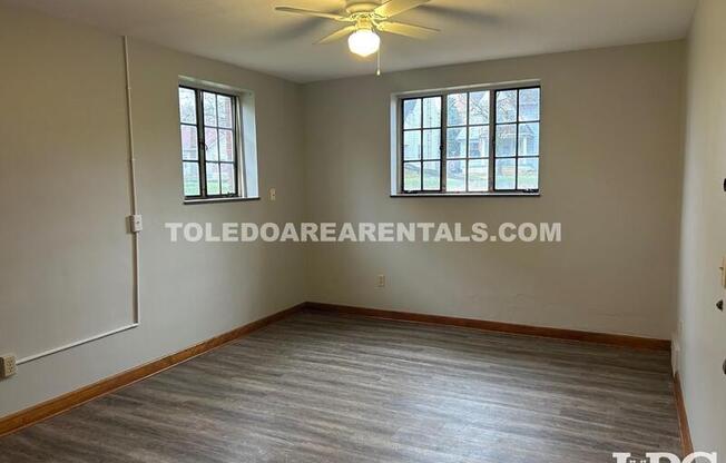 2244 W SYLVANIA AVE