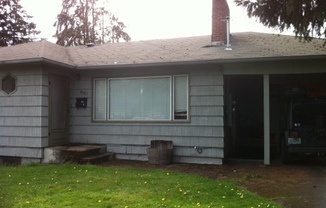 (487) 25th Street Duplex 2 Bdrm / 1 Bthrm