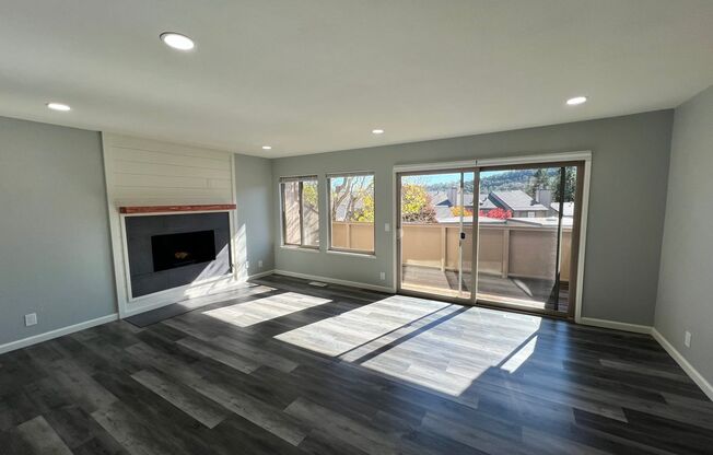 STUNNING FULLY RENOVATED THREE BEDROOM TOWNHOUSE