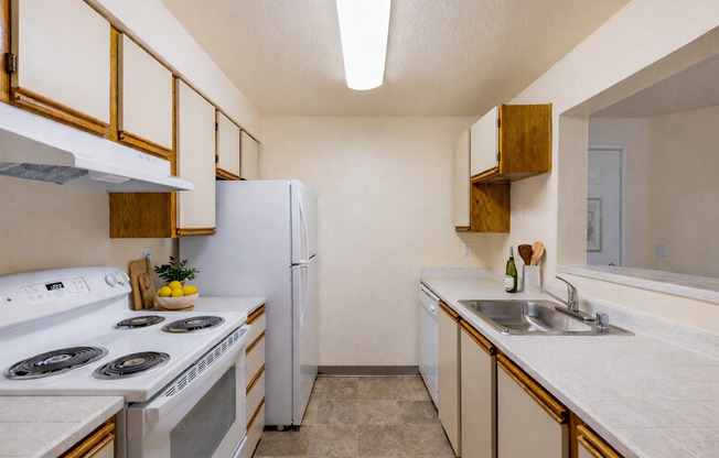 2 beds, 2 baths, 912 sqft, $1,995