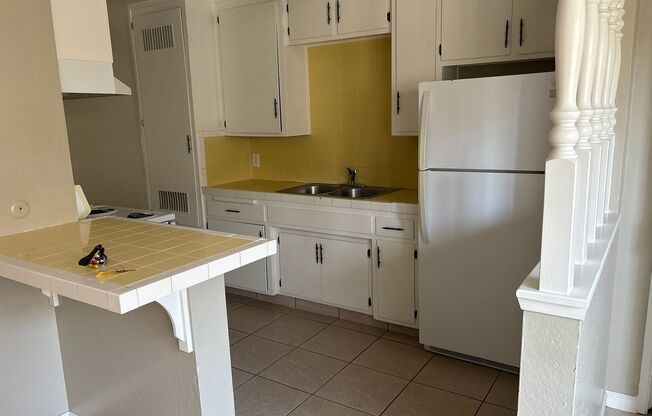 3840 WHITE LANE #1-4