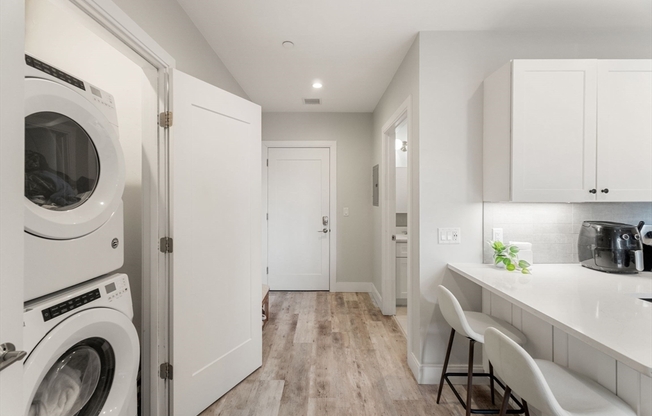 1 bed, 1 bath, 495 sqft, $3,075, Unit 301