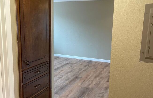 2 beds, 1 bath, 800 sqft, $1,400, Unit Mar1964