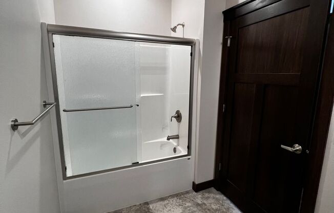 2 beds, 2 baths, 1,337 sqft, $1,600, Unit 101