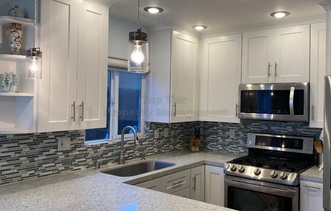 Discover Coastal Elegance: Stunning 3-Bed, 4-Bath Townhome in Pacific Beach – Your Dream Home Awaits! Available September 29th for Lease!