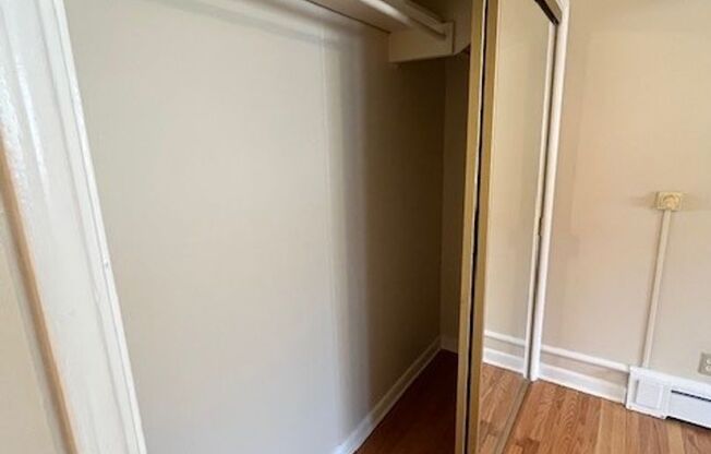 Studio, 1 bath, 450 sqft, $995