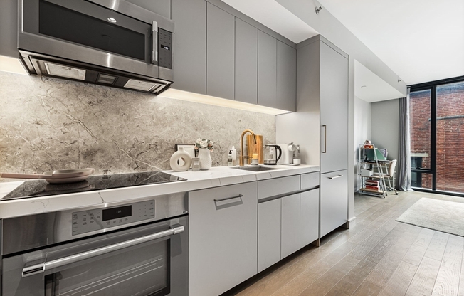 1 bed, 1 bath, 601 sqft, $4,000, Unit 709