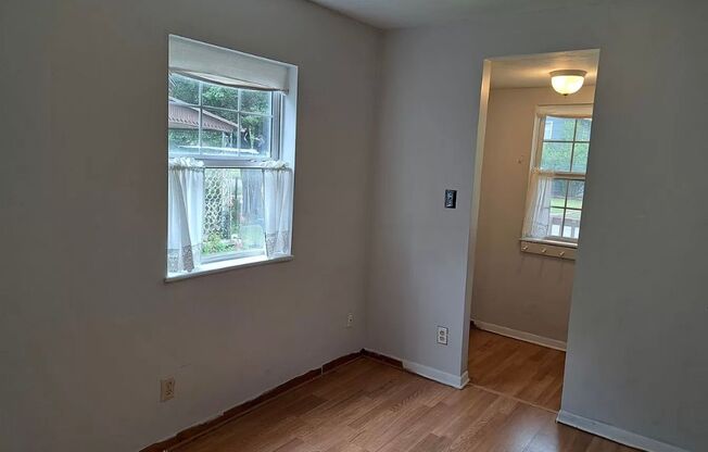 2 beds, 1 bath, $795