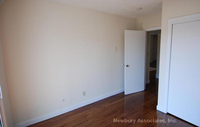 2 beds, 1 bath, $2,995, Unit W