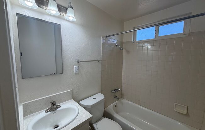 Studio, 1 bath, 400 sqft, $1,910, Unit 4911B