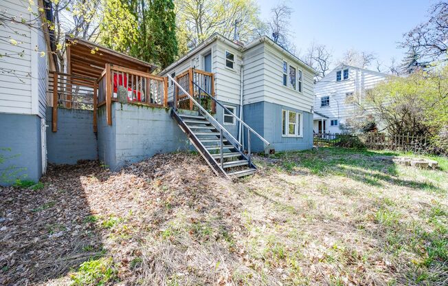 Charming College Hill Gem – Your Perfect Student Home!