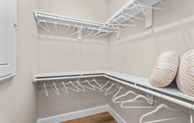 1 bed, 1 bath, 644 sqft, $1,425, Unit 4002