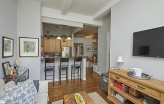 1 bed, 1 bath, 700 sqft, $6,500, Unit 5I