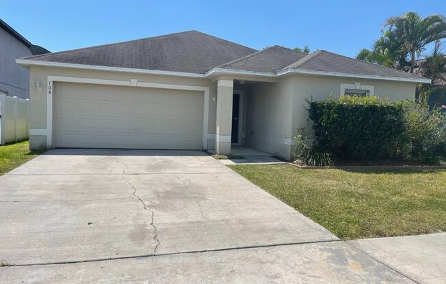 Large 4 BR Sanford home - great layout - Water view - no carpet