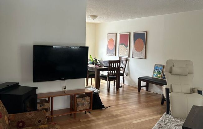 2 beds, 1.5 baths, $2,700, Unit #G3