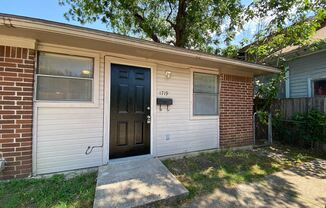 2 Bedroom 1 Bath Duplex in Historical Fairmount District