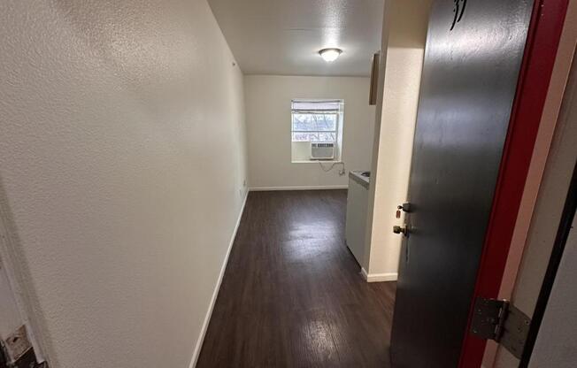 1201 N 18 ST