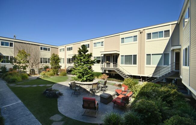 2Bd/1.5Ba Edmonds Condo