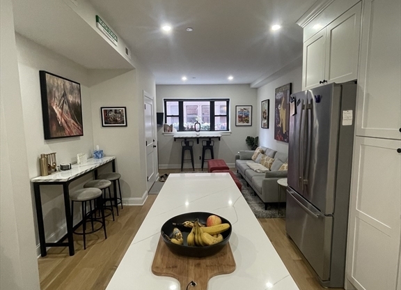 3 beds, 3 baths, 1,800 sqft, $5,750, Unit 1