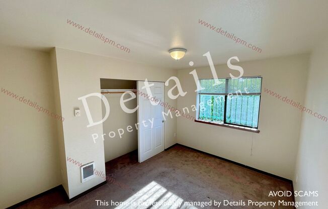 Nicely updated 2 bedroom/1.75 bath View Condo near Ferry & Naval Base Kitsap